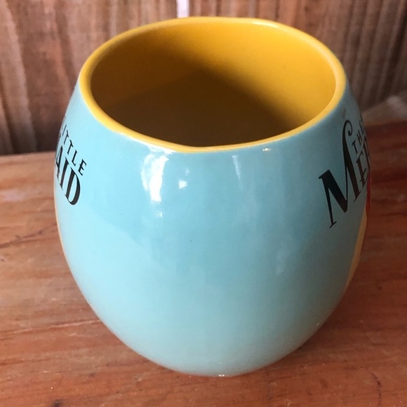 Disney’s The Little Mermaid Large Blue & Yellow 18oz Oval Coffee Mug - Picture 4 of 7